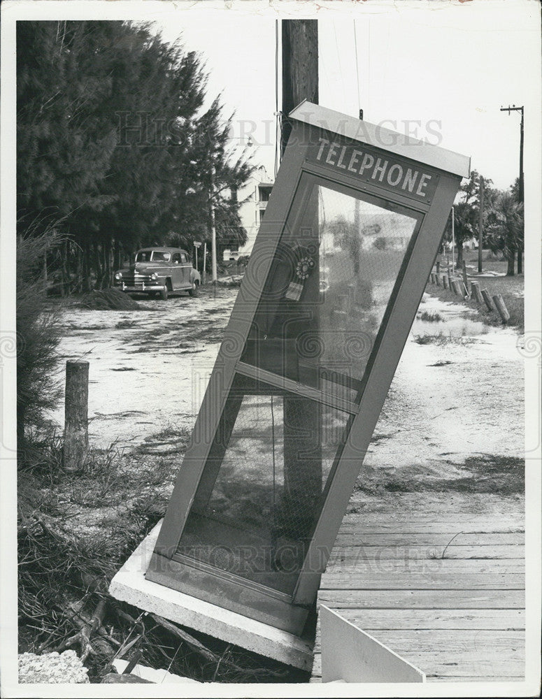 1936 Press Photo Telephone Booth Wrecked Against Dock Hurricane Weather - Historic Images