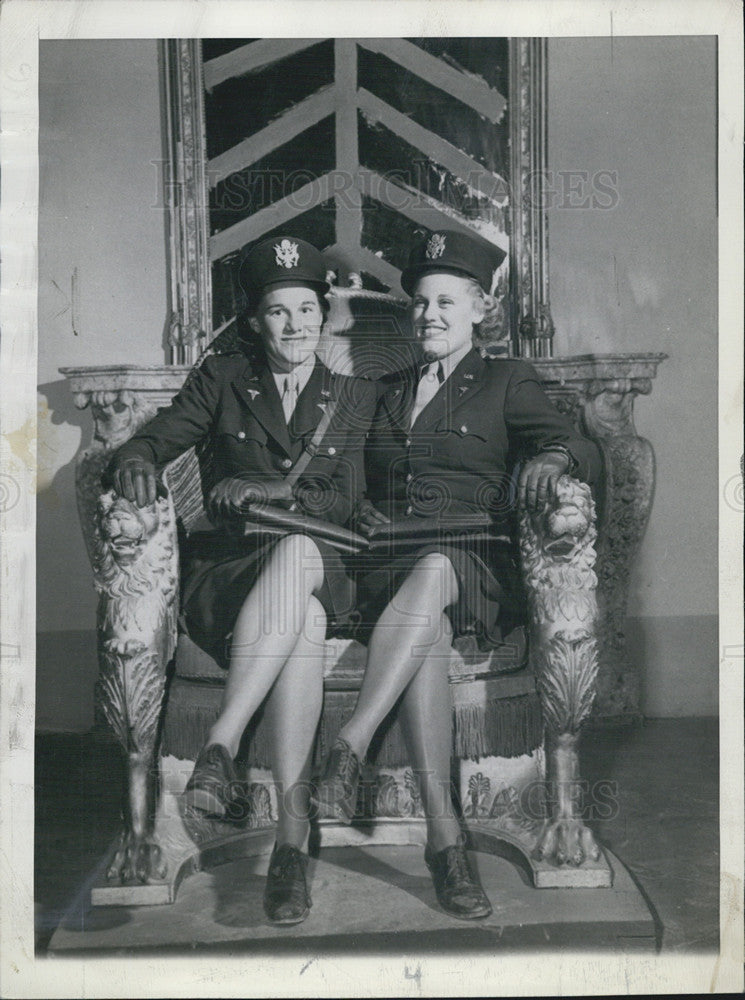 1943 Press Photo Army Nurses lt. Maryellen mcuthceon Lt wilma ward - Historic Images