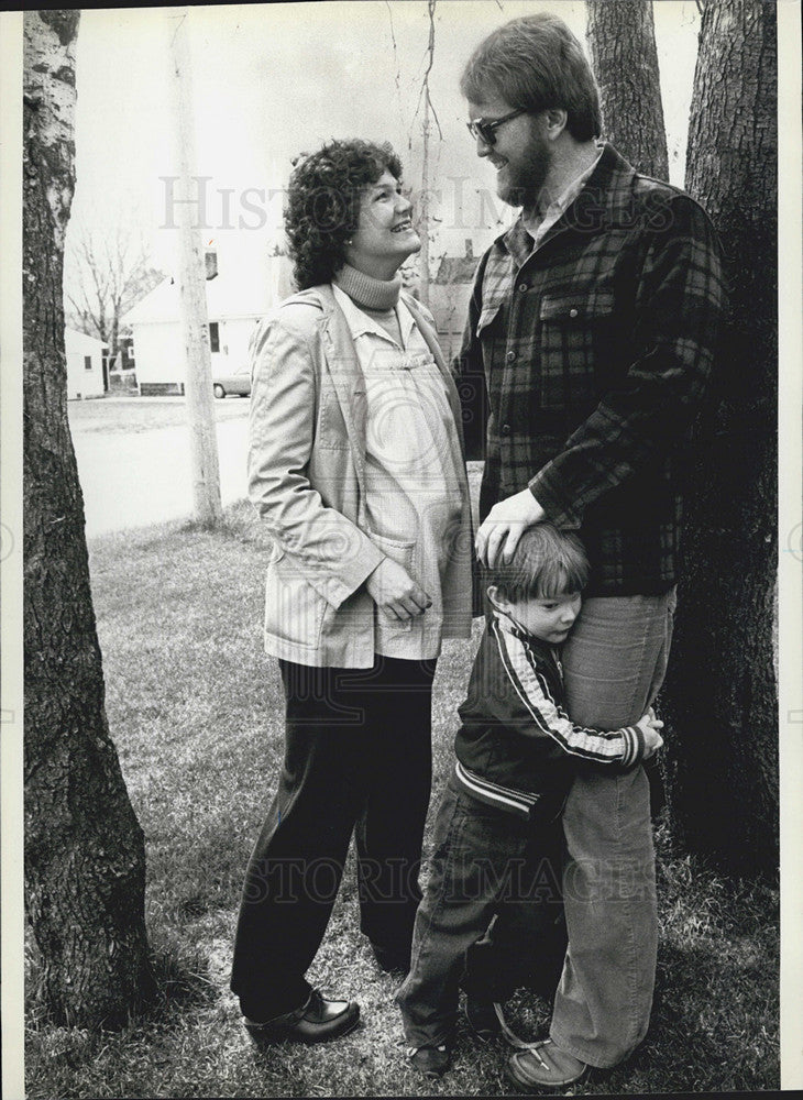 1980 Press Photo Dave Kirkwood/Prison Guard With Fmily/Evelyn/Jason Kirkwood - Historic Images