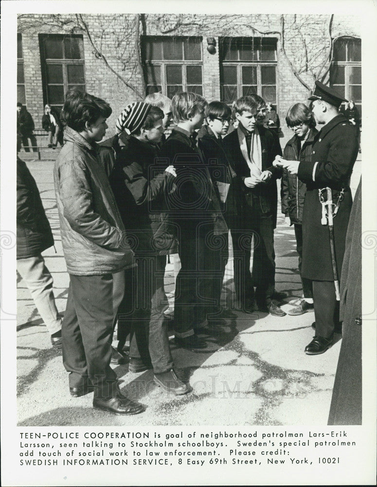 1966 Press Photo Sweden Police Students Lars-Erik Larsson Stockholm - Historic Images