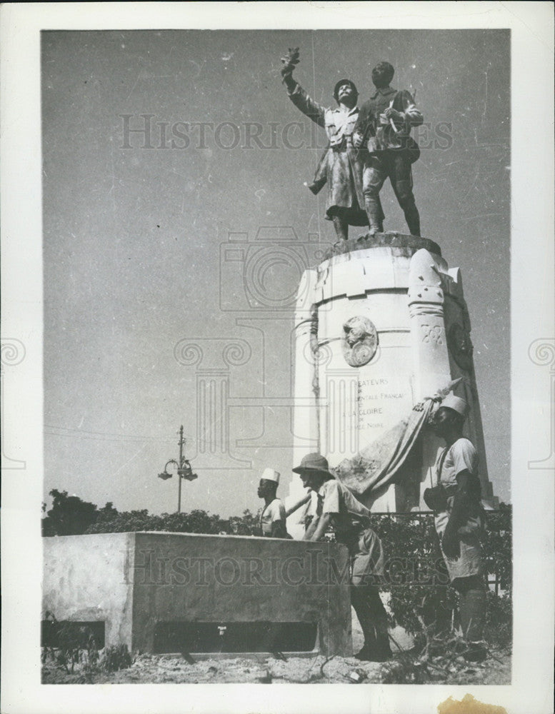 1942 Press Photo French Monument West Africa - Historic Images