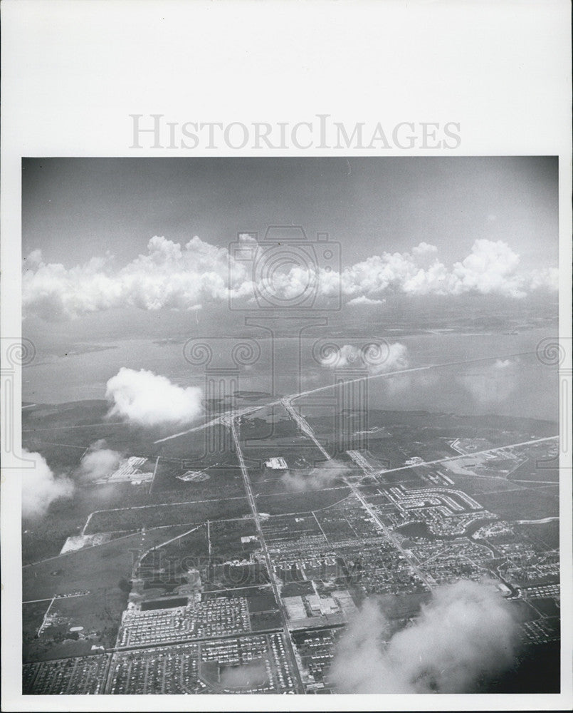 1964 Press Photo Aerial view of Tampa Bay - Historic Images