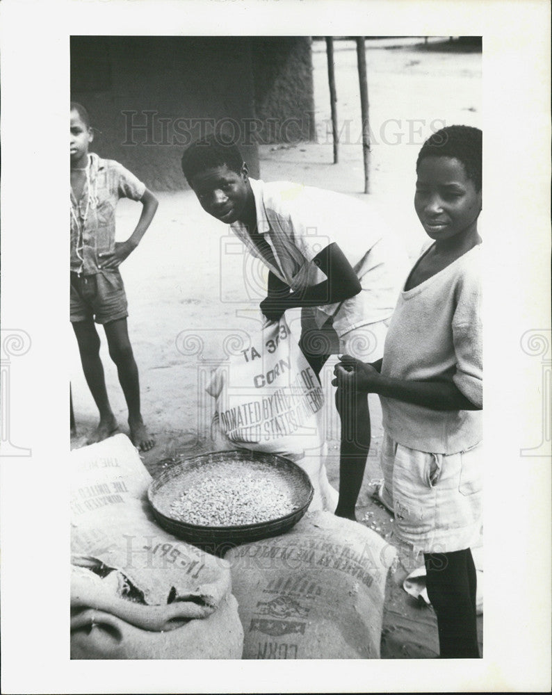 1967 Press Photo Refugees, Tanganyika Christian Refugee Service - Historic Images