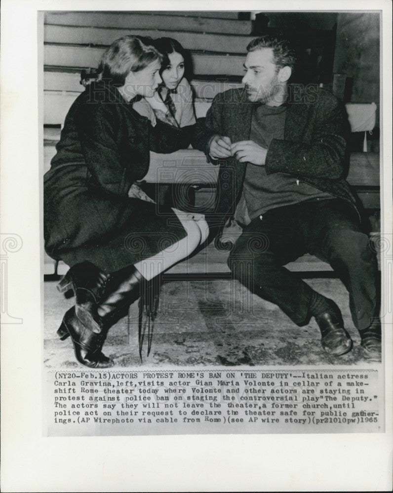 1965 Press Photo Carla Gravina, Gian Maria Volente,protesting police ban - Historic Images