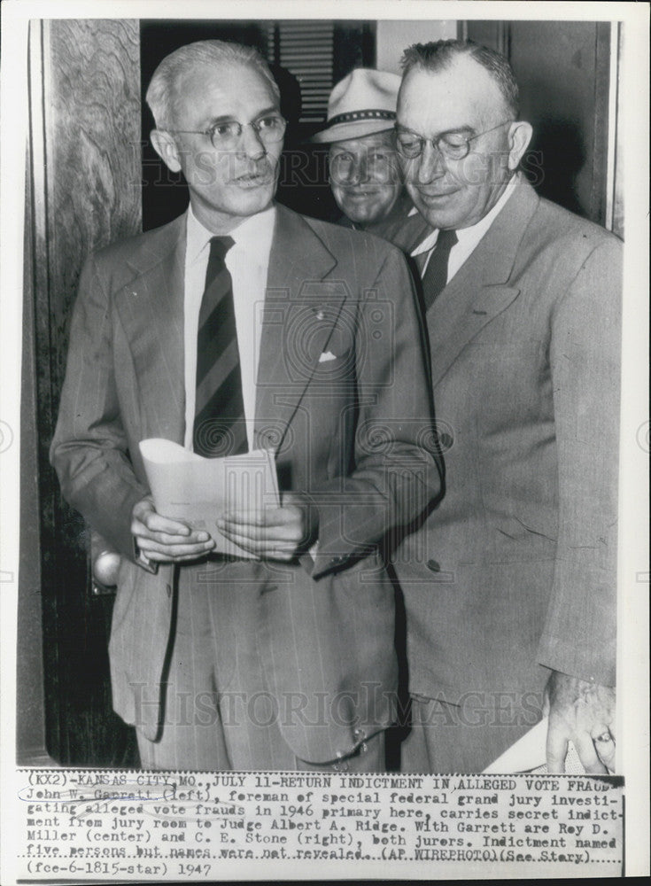 1947 Press Photo Rey D. Miller and C.E. Stone Indictment in Alleged Vote Fraud - Historic Images