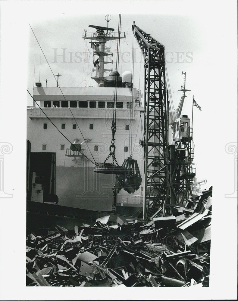 1993 Press Photo Port of Tampa scrap metal getting loaded for other countries - Historic Images