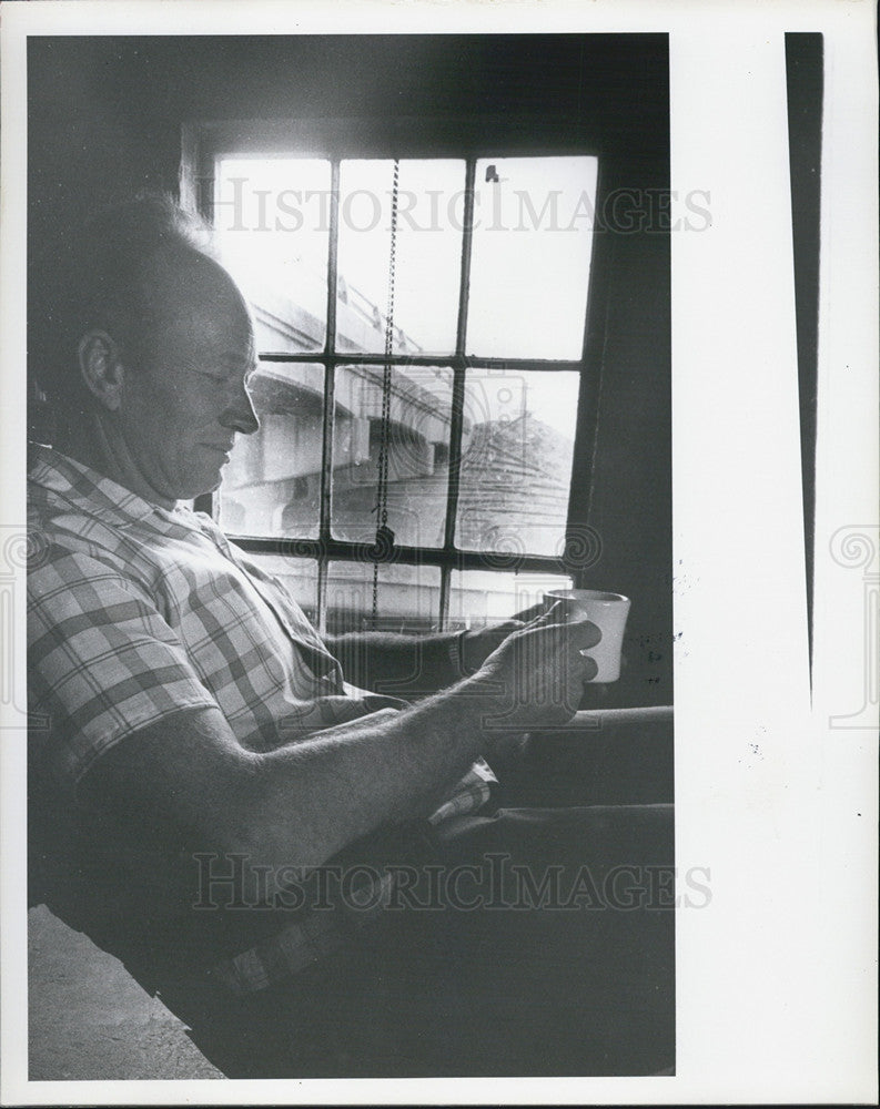 1970 Press Photo Gerald Buttram Fortune Street Bridge - Historic Images