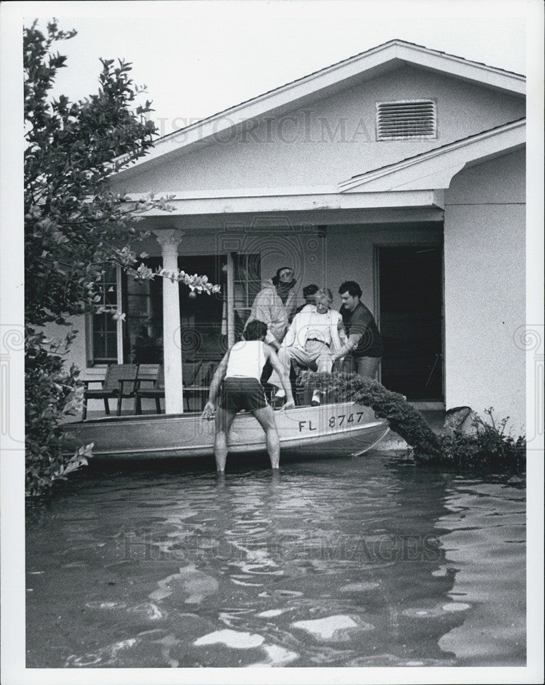 1982 Press Photo St. Petersburg Florida Flood - Historic Images