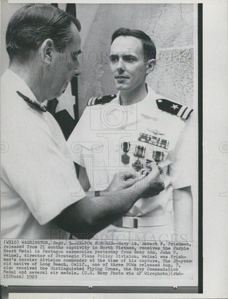 1969 Press Photo Navy Lieutenant Robert F. Friehman Captive North Vietnam - Historic Images