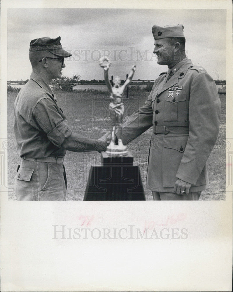 1968 Press Photo Cpl. Christian Meyer receives the Villadonga Trophy Reservist o - Historic Images