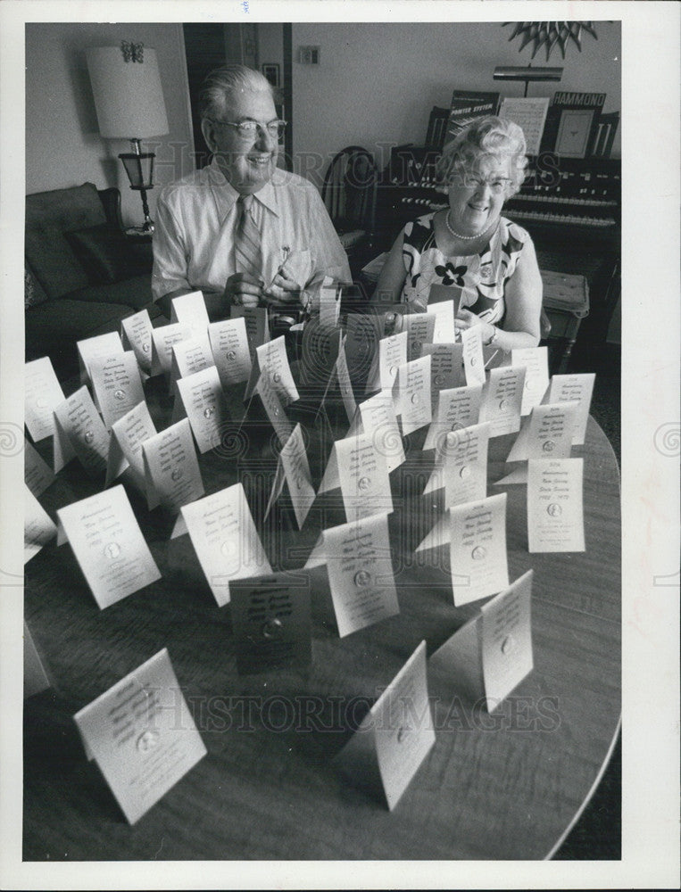 1972 Press Photo Mr. and Mrs. Alfred Smith affixed a 1972 penny on announcements - Historic Images