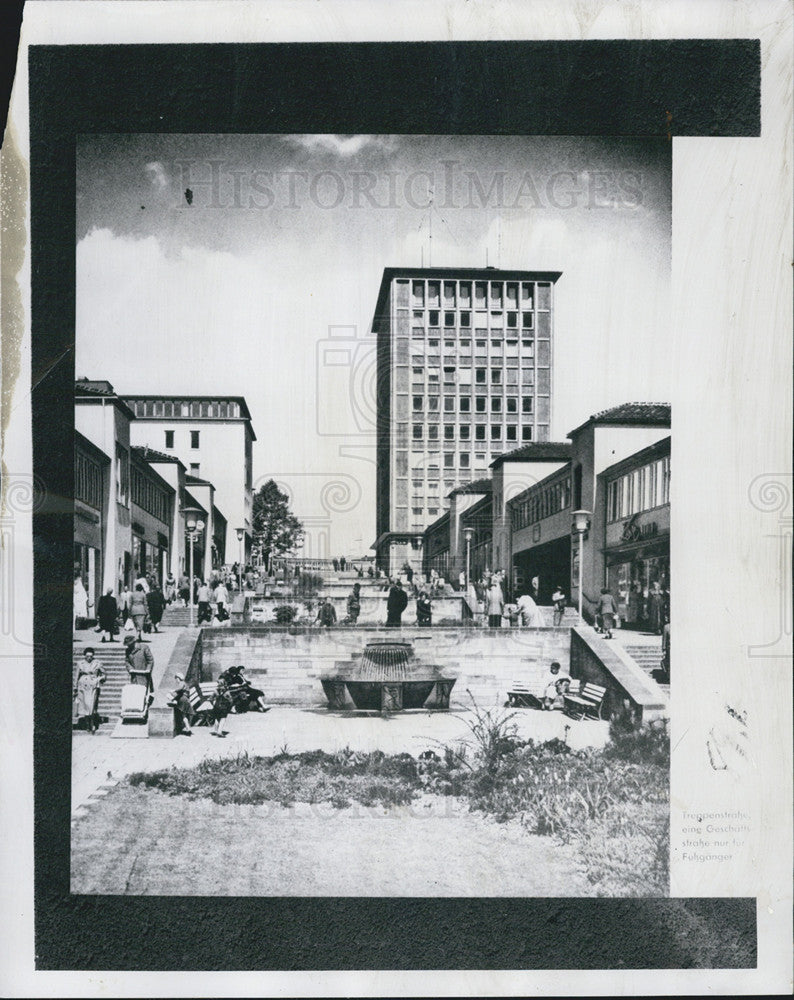 1960 Press Photo Shopping center in Germany. - Historic Images