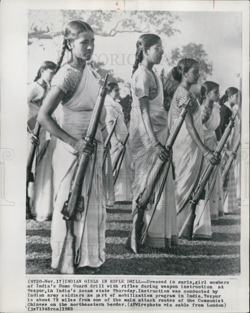 1962 Press Photo Women in India's Home Guard. - Historic Images