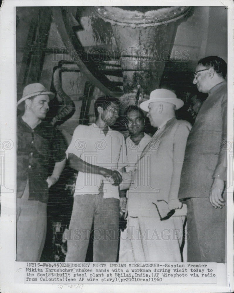 1960 Press Photo Russian Premier Nikita Khrushchev Workmen Visit Bhilai India - Historic Images