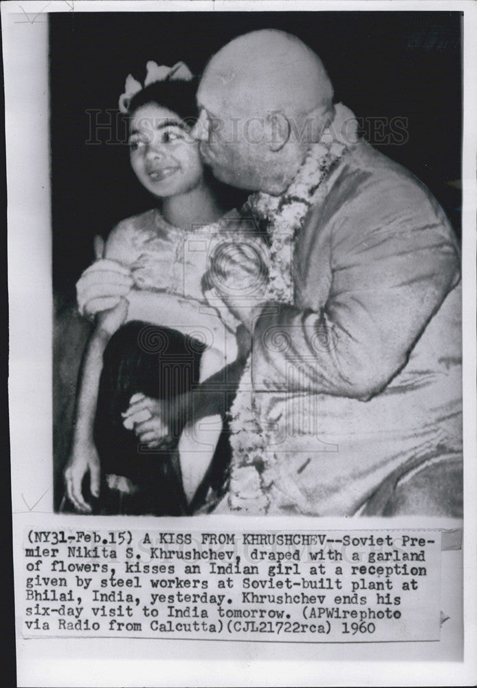 1960 Press Photo Soviet Premier Nikita Khrushchev Kisses Indian Girl Bhilai - Historic Images