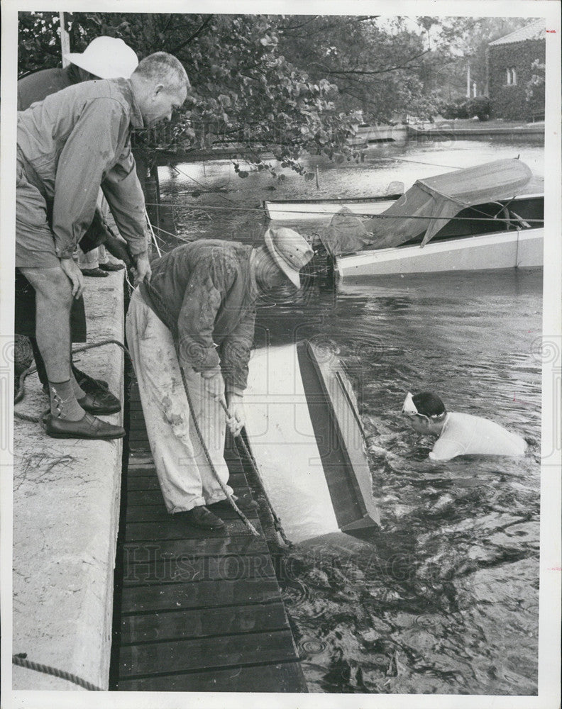 1960 Press Photo St. Petersburg yacht basin storm swamped small boats docks - Historic Images