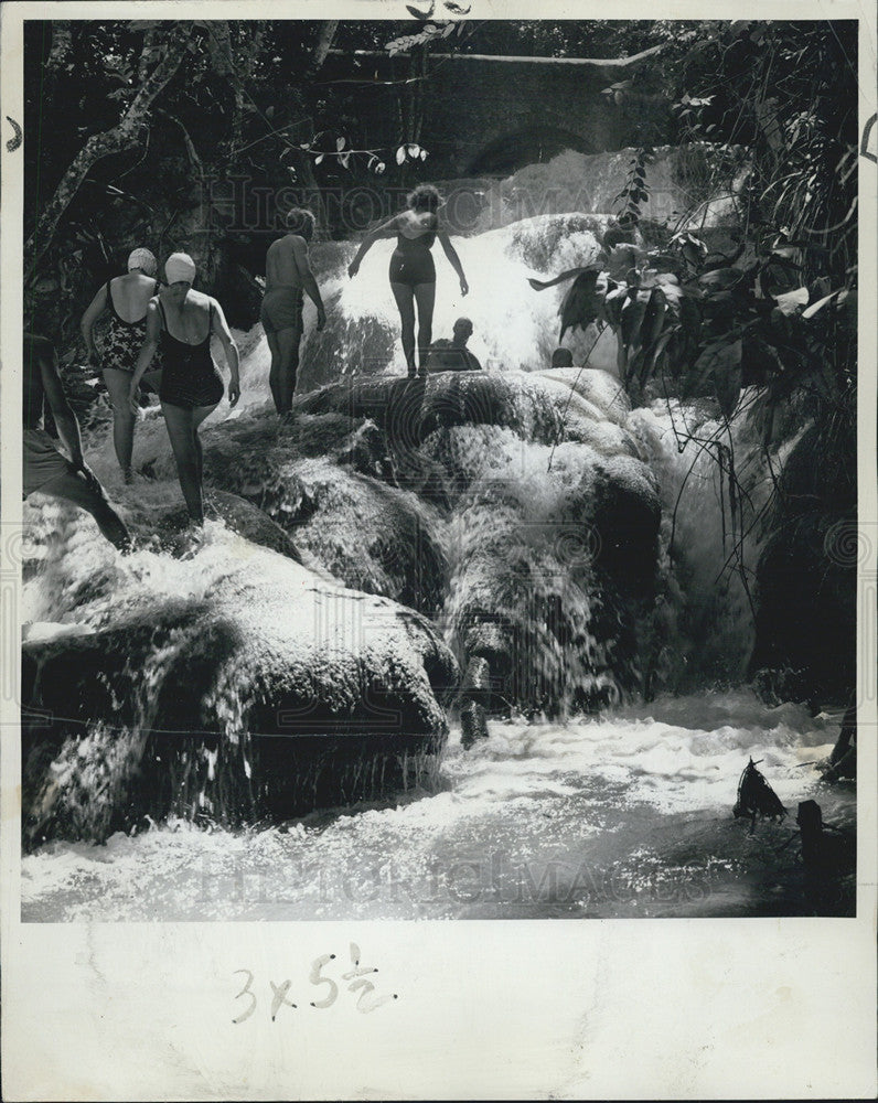 1964 Press Photo Dunns River Falls Jamaica - Historic Images