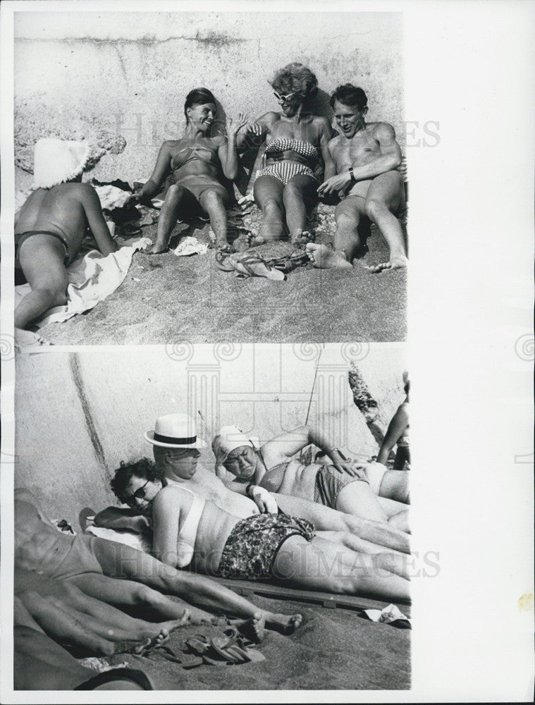 1966 Press Photo Peasants in USSR Vacationing at Drab Resort on Black Sea - Historic Images