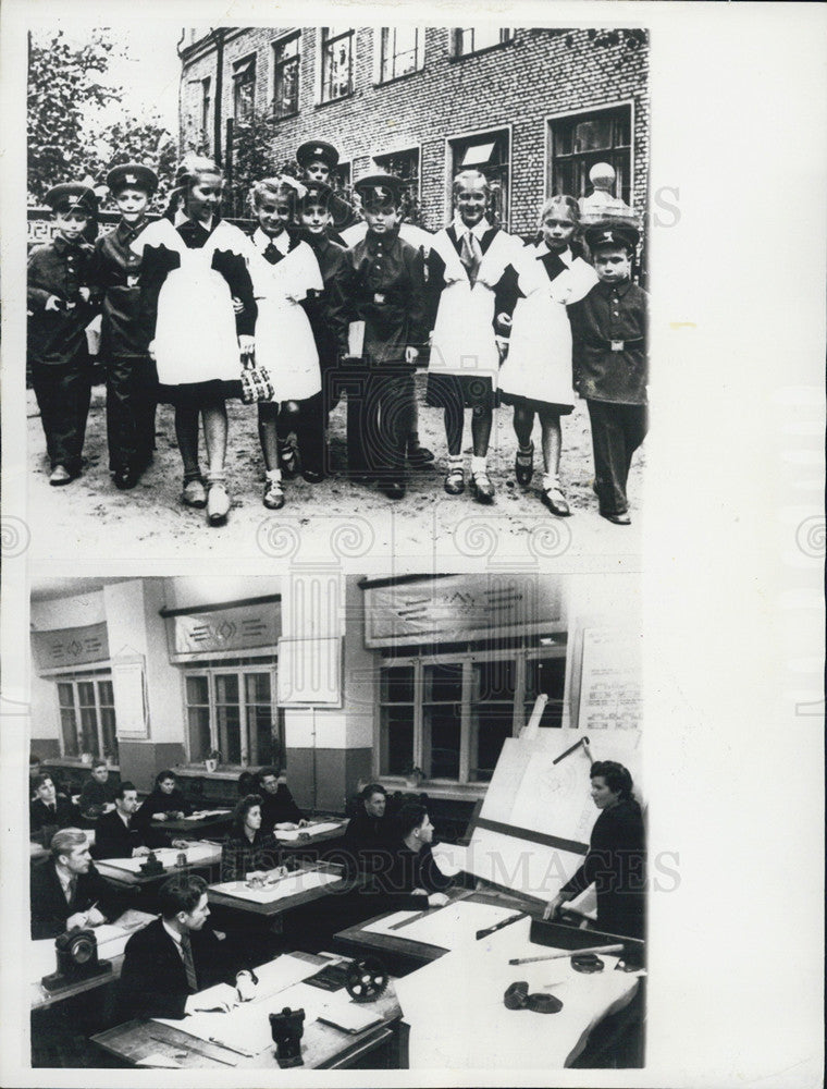 1966 Press Photo Mandatory uniforms for school kids in the Stalin Era in Moscow - Historic Images