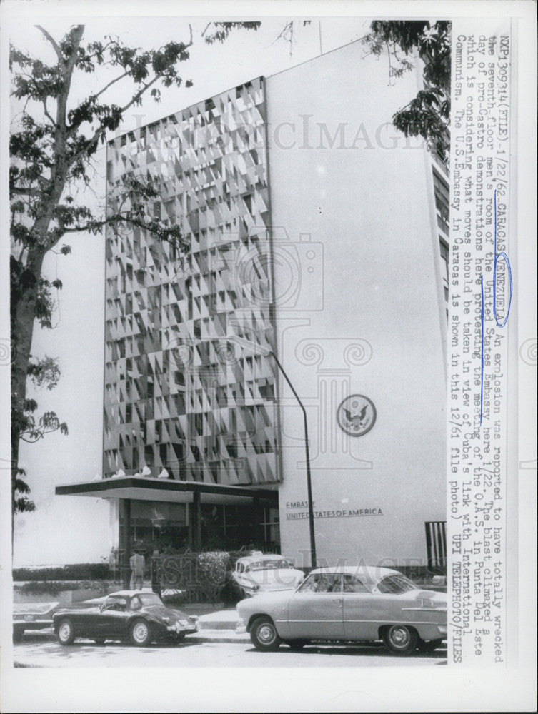 1962 Press Photo An explosion is reported at the U.S. Embassy in Venezuela. - Historic Images