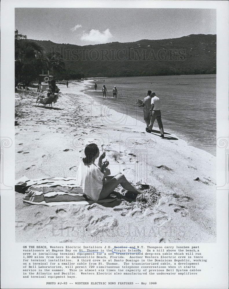 1968 Press Photo Vacationers At Magens Bay On St Thomas, Virgin Islands - Historic Images