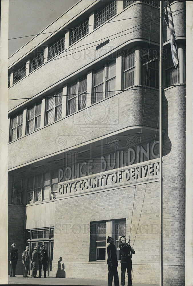 1949 Press Photo Denver Police Building Cheif John F. O&#39;Donnel Flag lower - Historic Images