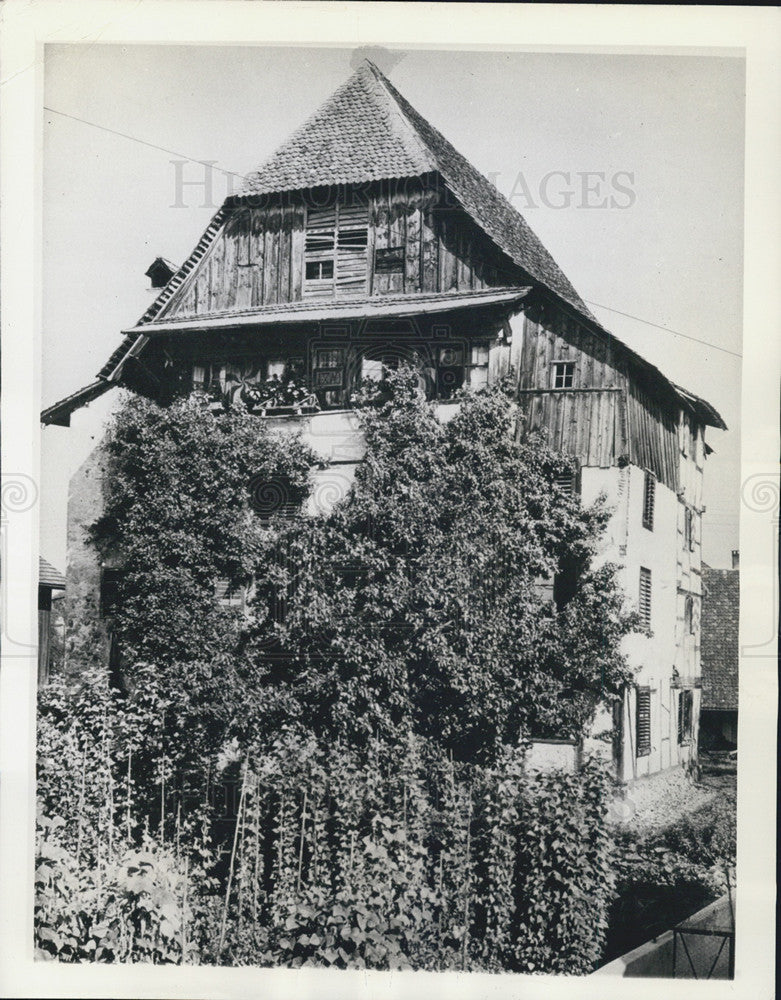 1944 Press Photo Lucerine Switzerland castle - Historic Images