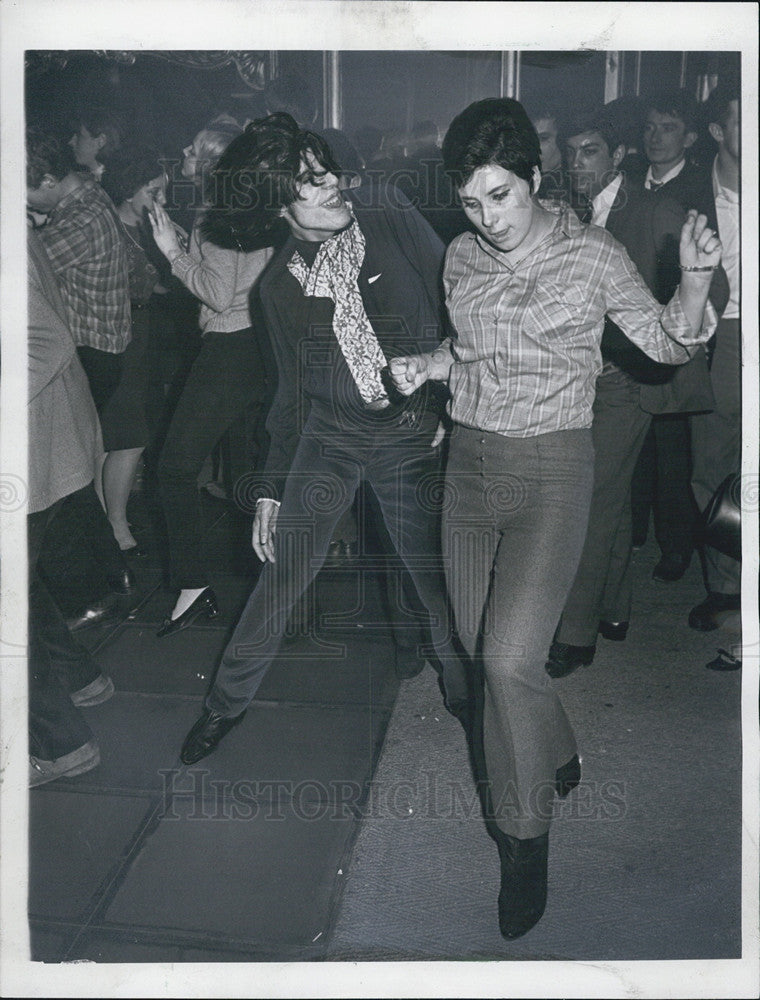 1966 Press Photo dancing monkiss Paris - Historic Images