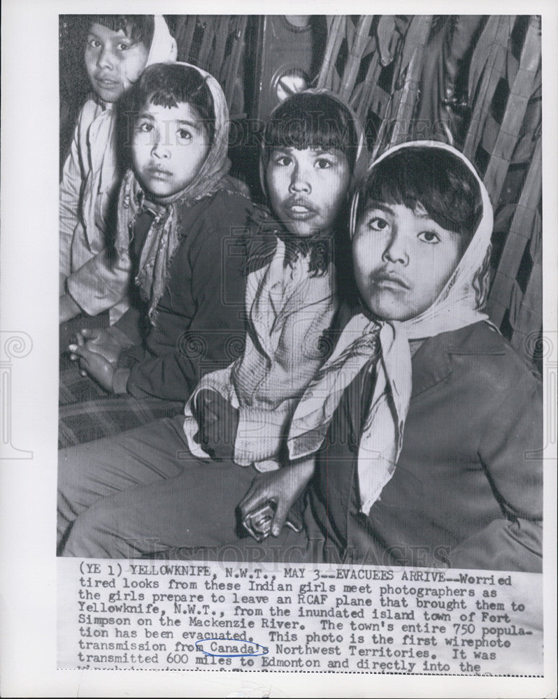 Press Photo Indian girls relocated to Yellowknife from Ft. Simpson on the Macken - Historic Images