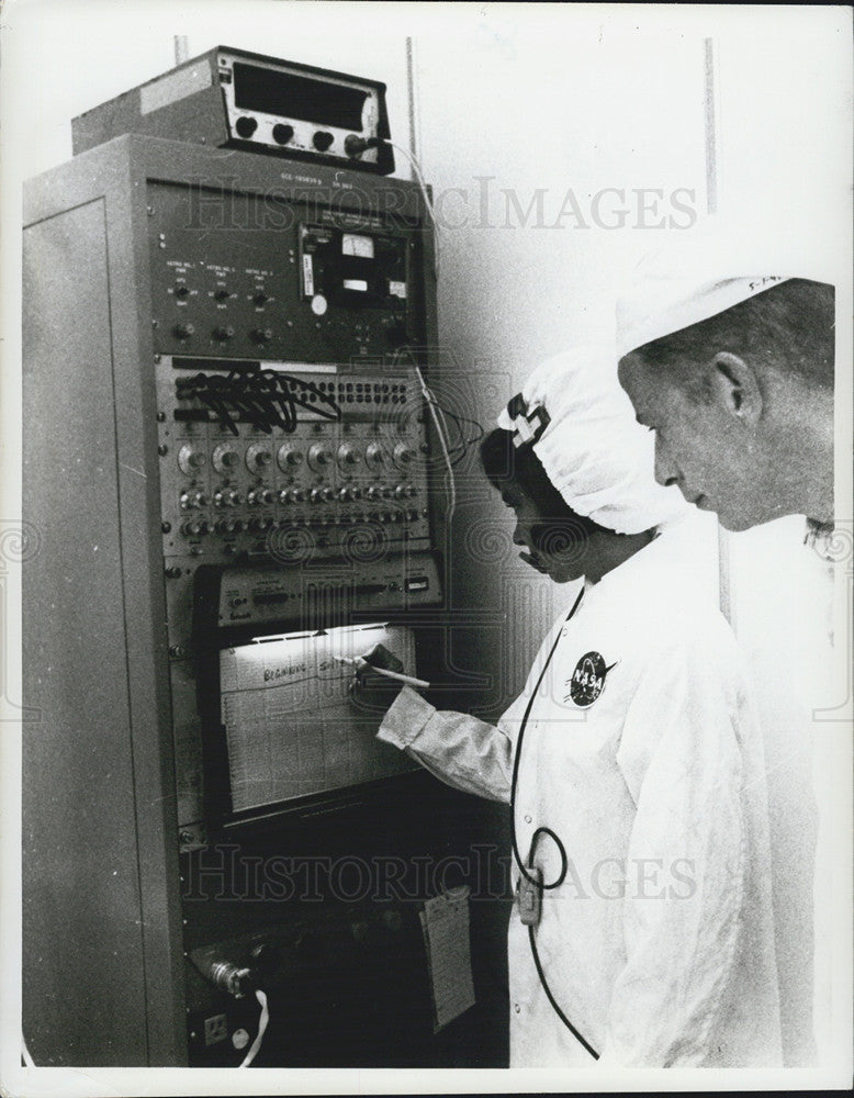 Press Photo Medical Surveillance Judy Sullivan Spacecraft Operations Kennedy - Historic Images