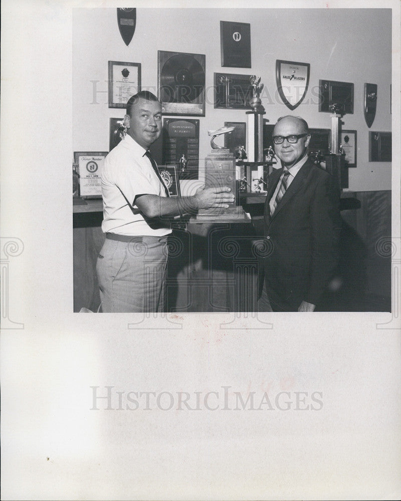 1969 Press Photo Stone Buick Co. Clearwater owner J.O. Stone sales manager - Historic Images