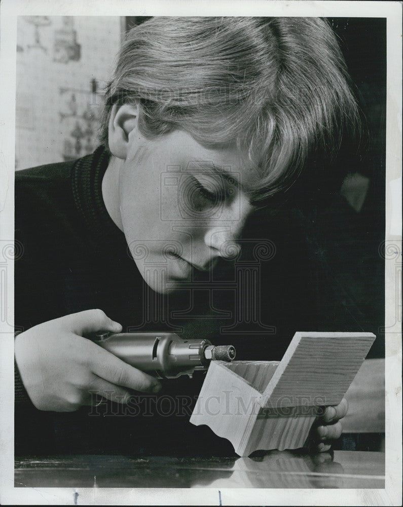 1970 Press Photo Schreck Children, Katie Learn to use the All in One Power Tool - Historic Images