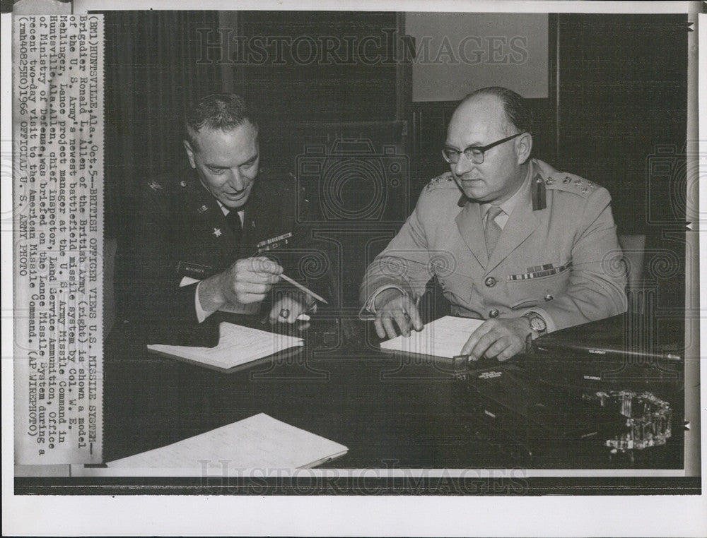 1966 Press Photo Brigadier Ronald Allen &amp; Colonel Mehlinger View Missile System - Historic Images