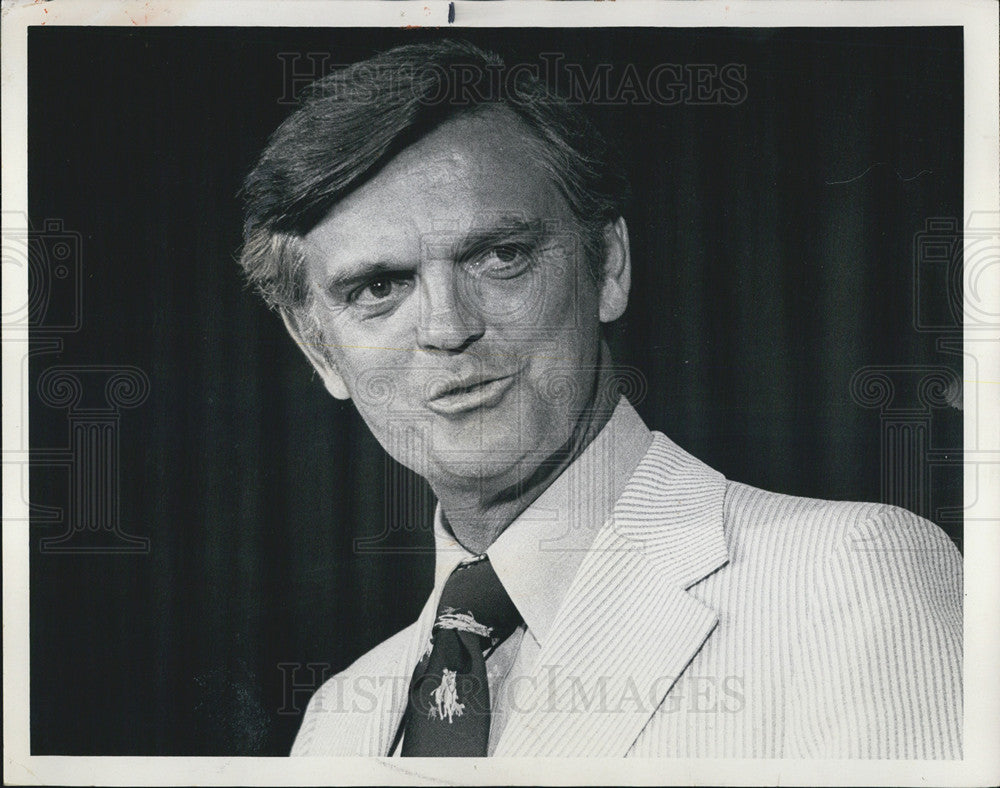 1976 Press Photo Governor Daniel Walker - Historic Images