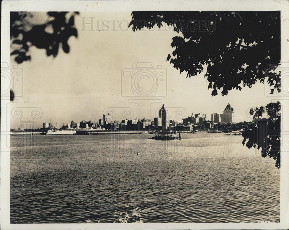 Press Photo Vancouver Skyline in British Columbia, Canada - Historic Images