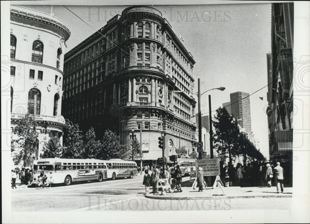 1981 Press Photo Flood Builiding on San Francisco&#39;s Market Street, California - Historic Images