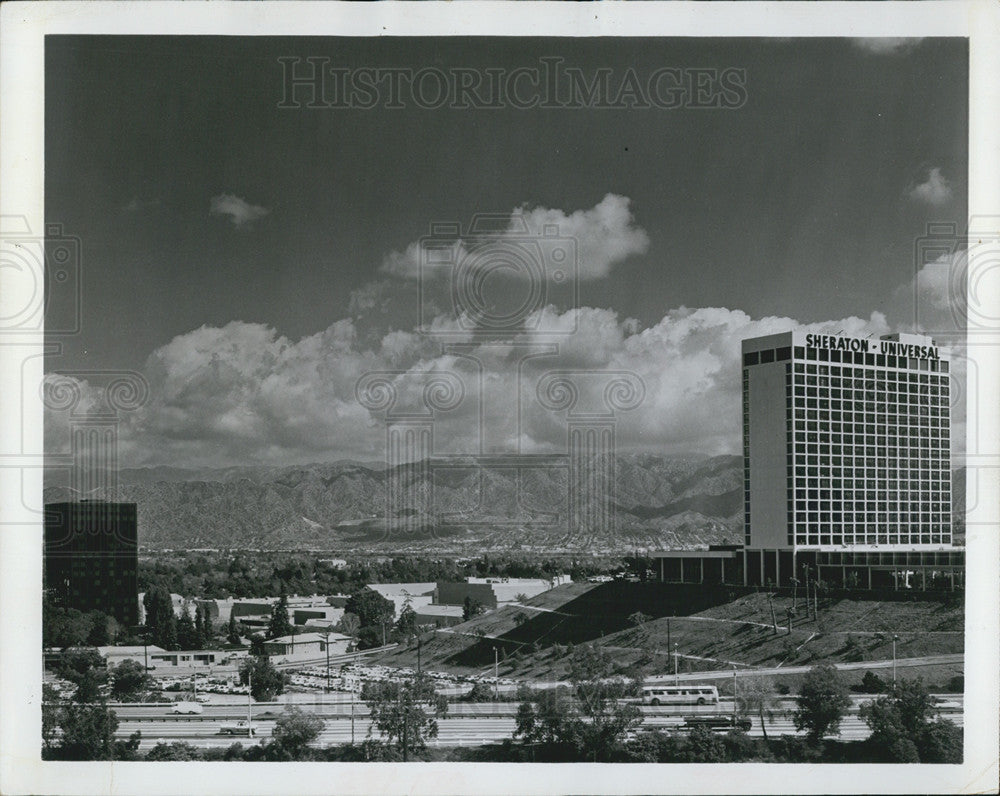 1970 Press Photo Sheraton Universal Hotel Near San Fernando, California - Historic Images