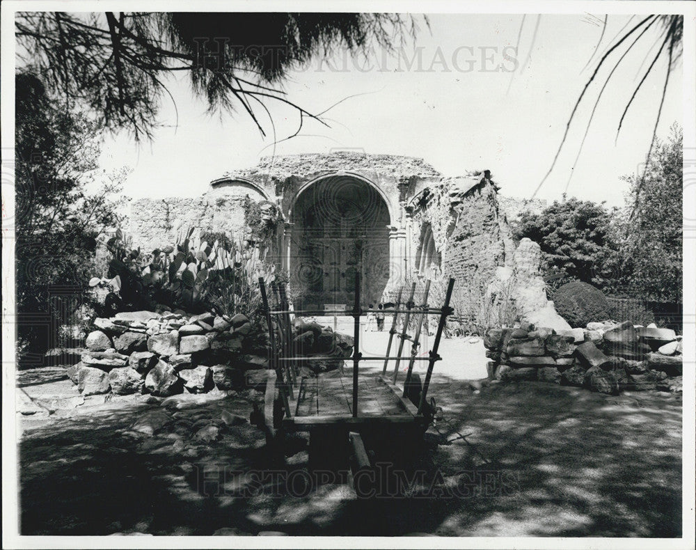 1982 Press Photo Ruins of the Great Stone Church in San Juan Capistrano, CA - Historic Images