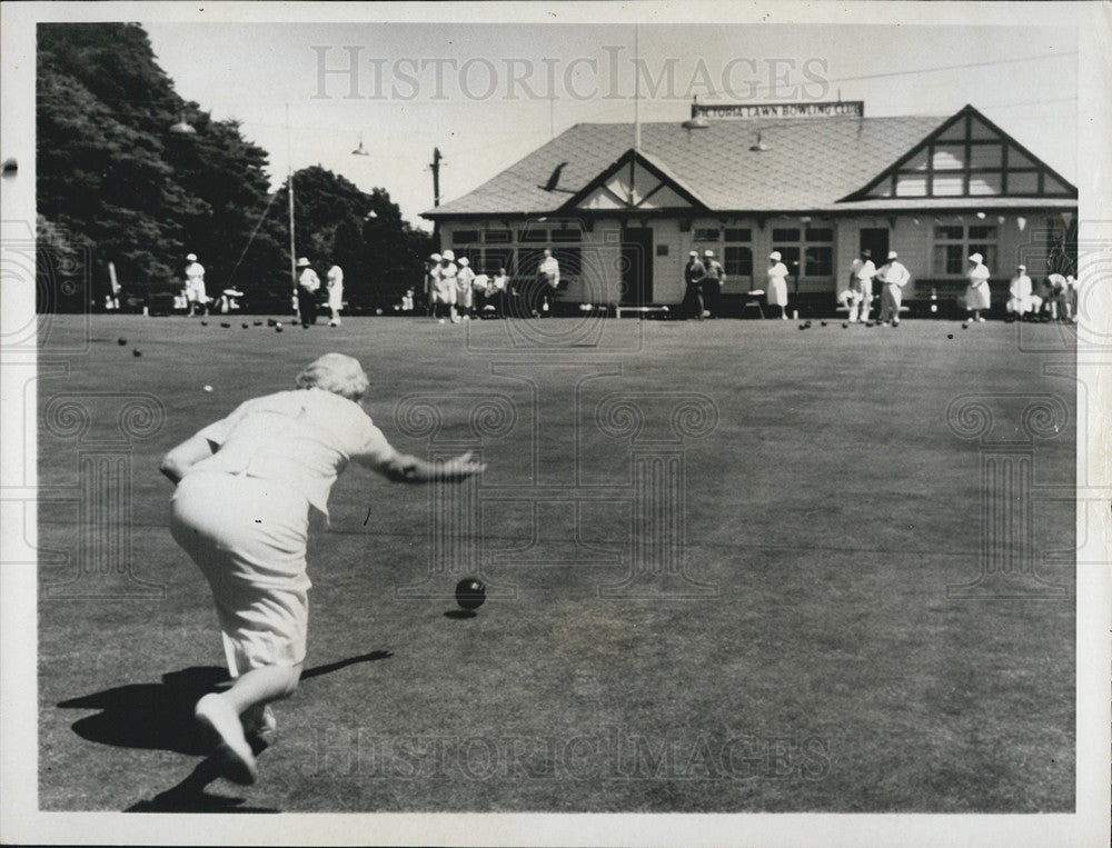 1967 Press Photo Lawn Bowling in Victoria, British Columbia Canada - Historic Images