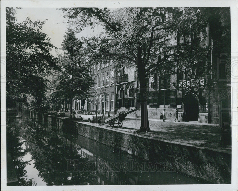 1972 Press Photo Ancient Delft houses on Butch canal - Historic Images