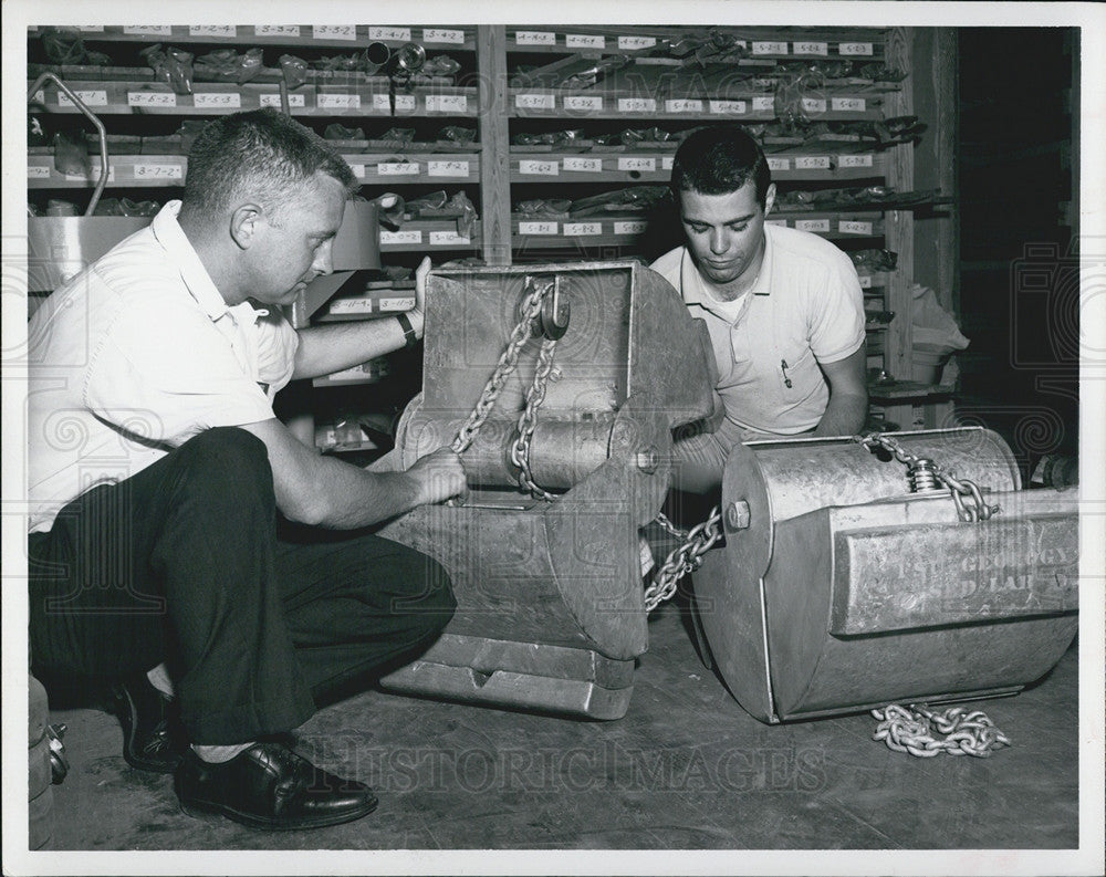 Press Photo Dr. Goodell Florida State University Charles Holmes graduate student - Historic Images