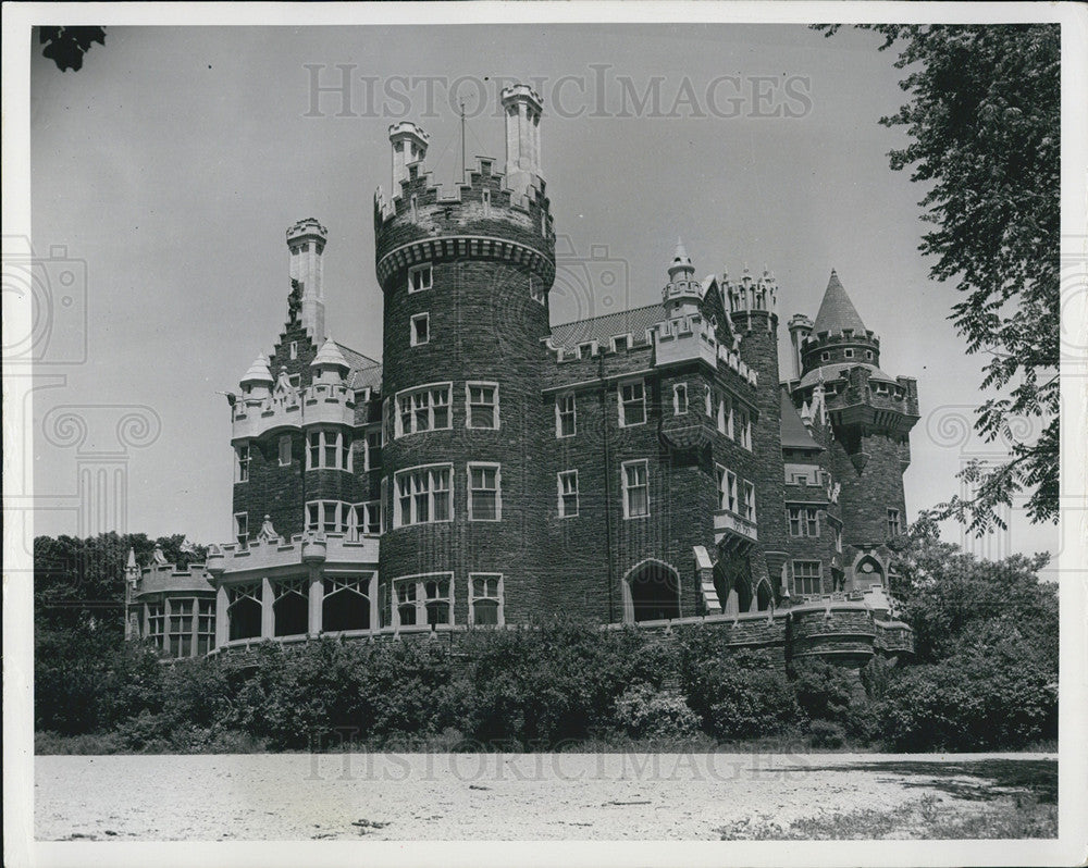 1958 Press Photo Sir Henry Pellatt castle Toronto Canada Casa Loma tourist - Historic Images