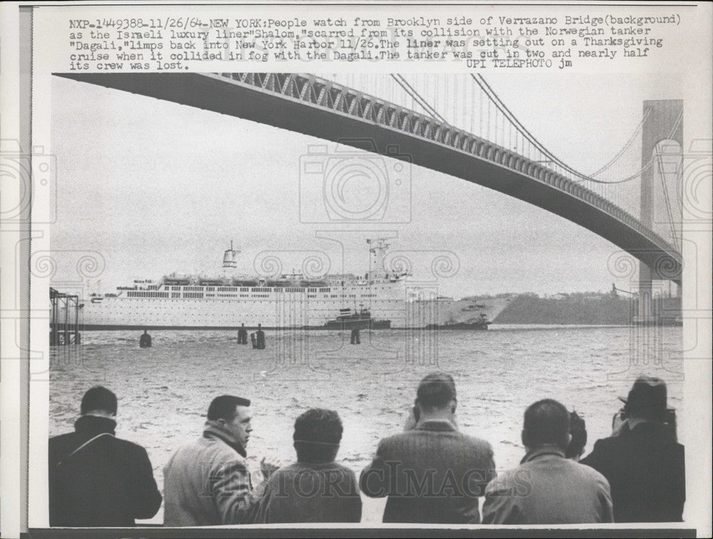 1964 Press Photo Brooklyn side Verrazano Bridge Israeli luxury liner Shalom New - Historic Images