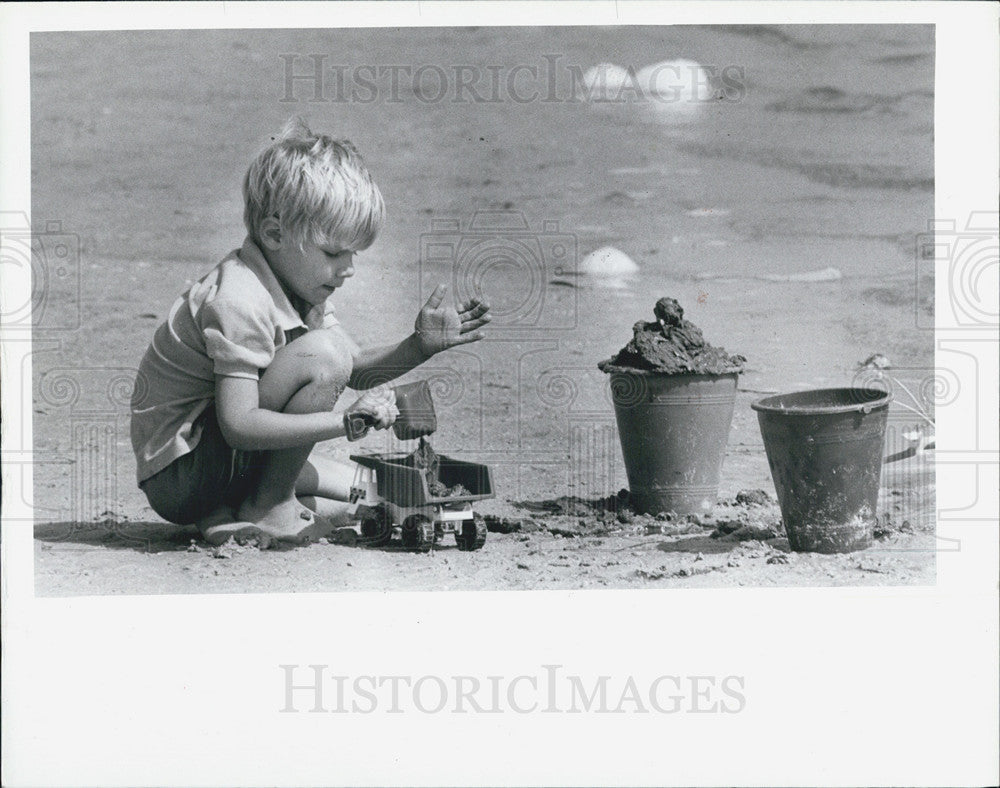 1987 Press Photo Diane Citro children beach Howard Park Jacob - Historic Images