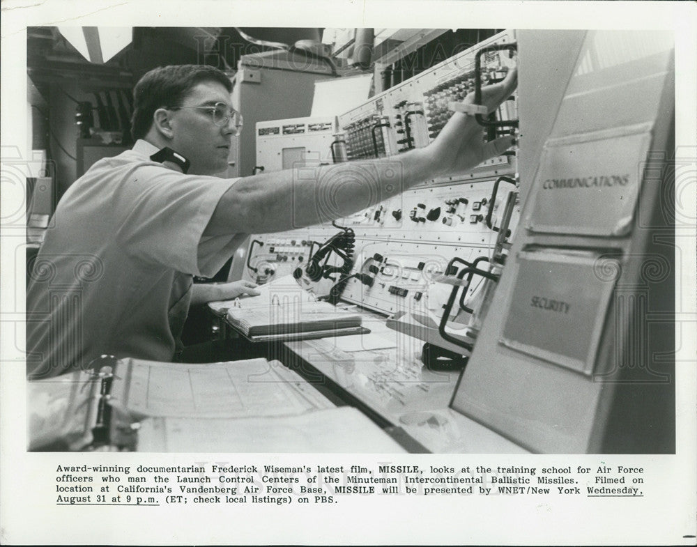 1955 Press Photo &quot;Missile&quot; Award winning Documentarian Fredericks Wisemen lates - Historic Images