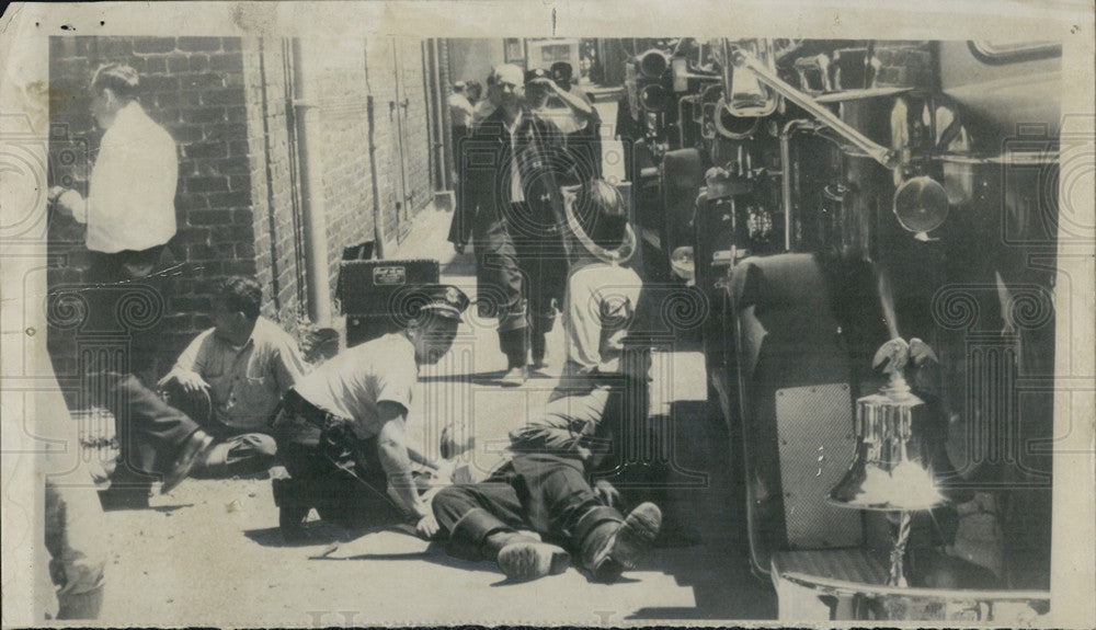 1963 Press Photo Victims of Fumes from the Fort Theater after explosion - Historic Images