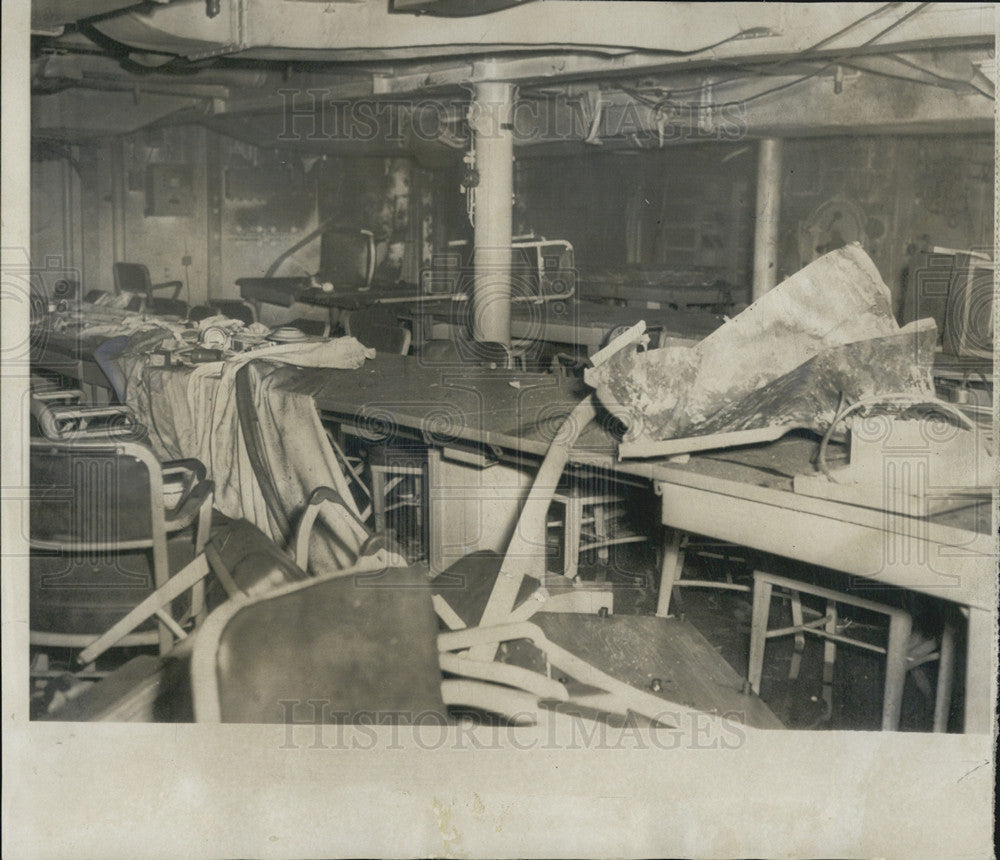 1954 Press Photo Room In Carrier Bennington After Explosion Killed 100 Crewmen - Historic Images