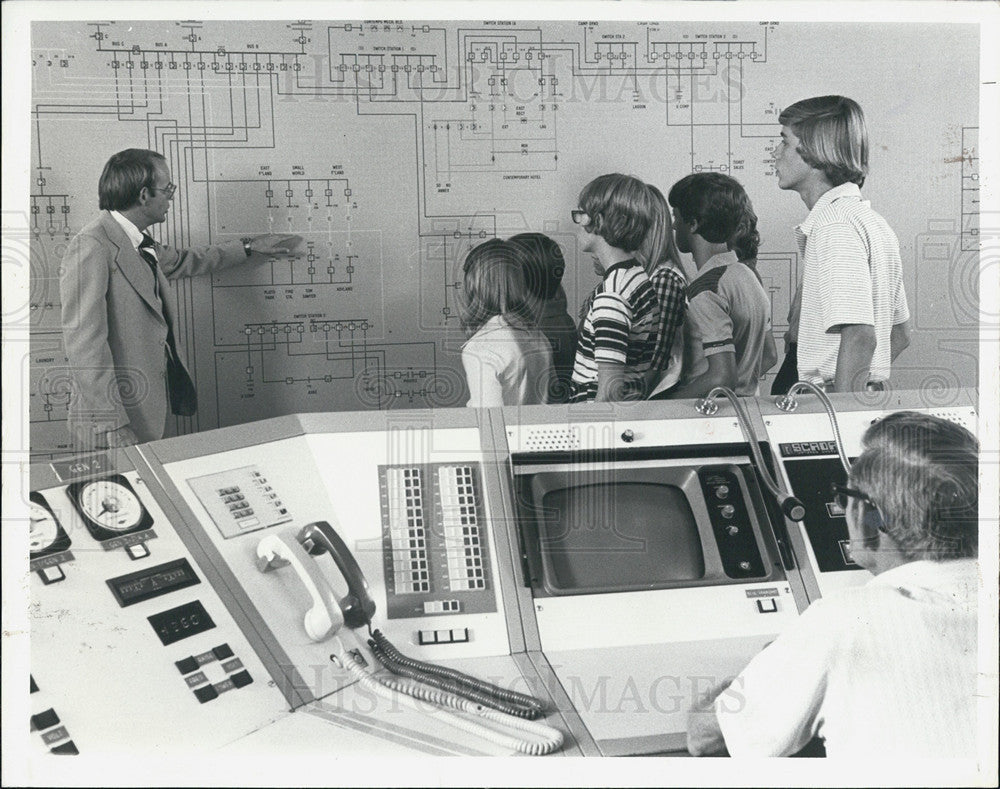 1982 Press Photo Students Wonders Walt Disney World Program Central Energy Plant - Historic Images