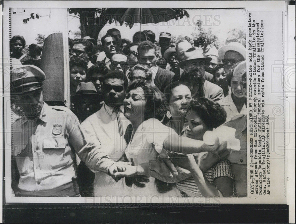 1961 Press Photo Mourners of Gen Trujillo Attend Funeral Held Back by Police - Historic Images