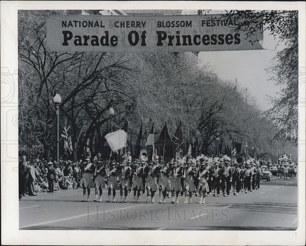 1968 Press Photo Nat&#39;l Cherry Blossom Fest Parade Of Princesses In D.C. - Historic Images